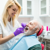 8 Benefits of Dental Implants for Seniors