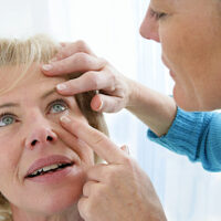 Tips to Manage Age-related Macular Degeneration